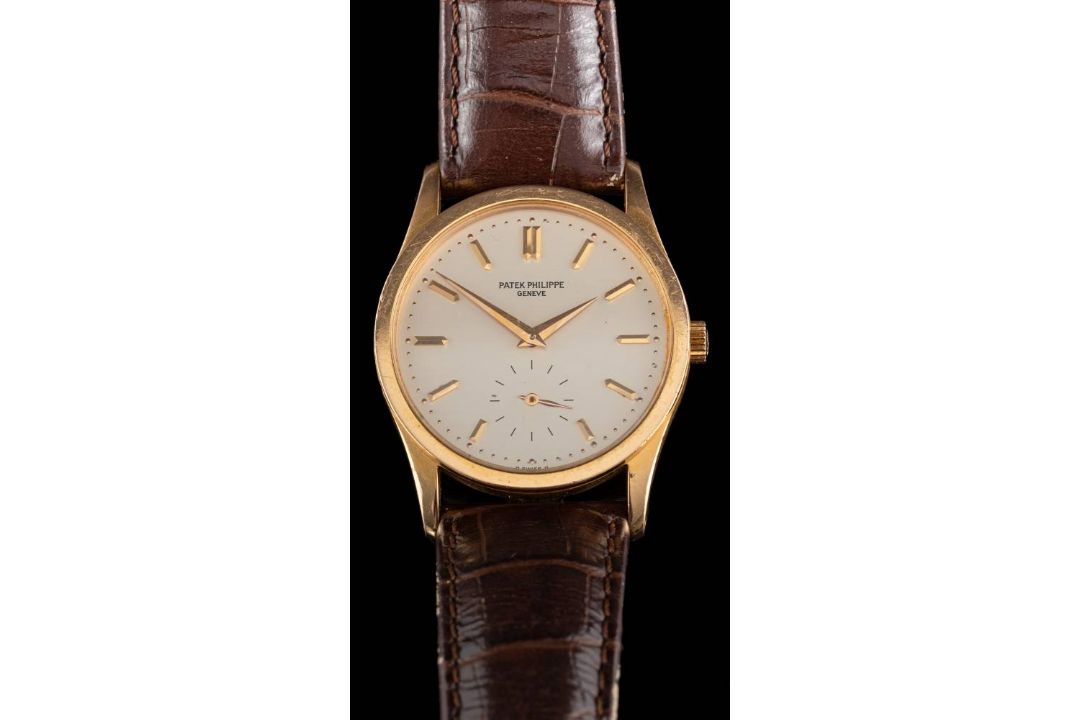 Patek Philippe, Calatrava, an 18 carat gold manual winding wristwatch,: the dial with baton markers, - Image 2 of 2