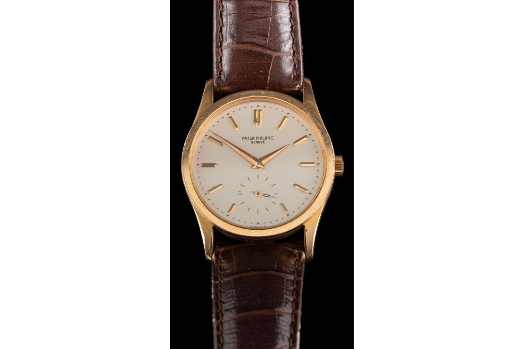 Patek Philippe, Calatrava, an 18 carat gold manual winding wristwatch,: the dial with baton markers, - Image 1 of 2