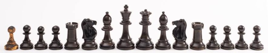A Staunton pattern boxwood and ebonised chess set: the king, 9cm high, the pawn 4.5cm high.