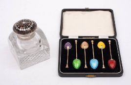 An Edward VII silver and tortoiseshell mounted clear glass inkwell, maker's mark worn, London,