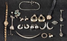 A collection of mainly silver jewellery,