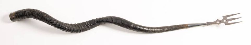 A horn and silver plate mounted toasting fork: with silver pommel mount, 81cm.