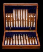 A set of twelve George V silver fruit knives, maker Allen & Darwin, Sheffield,