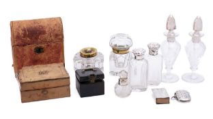 A mixed lot of silverwares and collectables: includes, vesta case, matchbox holder,