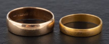 Two gold band rings,: one 9ct gold ring with hallmarks for London, 1963, ring size U1/2, weight ca.