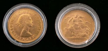 An Elizabeth II gold sovereign coin, 1957,: diameter ca.