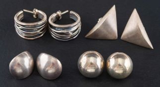 Four pairs of earrings,