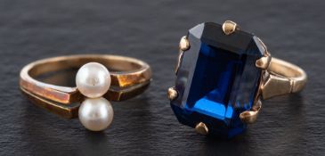Two gemset rings,: one of cross-over design set with two cultured pearls, diameter ca. 5.