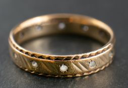 A 9ct gold ring,: with hallmarks for Birmingham, 1972, ring size Q1/2, total weight ca. 2.