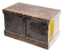 A wooden overpainted tool chest with fitted interior: 54 x 94 x 53cm.