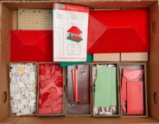 A collection of various Bayko Building sets in associated boxes and loose.