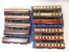 Hornby Dublo, assorted passenger coaches, various liveries, includes TPO Mail Van,