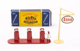 Matchbox Regular Wheels Accessory Pack A1 Esso Petrol Pumps,
