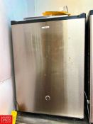 Ge Lab Refrigerator, Model: GCE06GSHBSB with Digital Thermometer