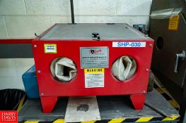 Grizzly Industrial Benchtop Sandblaster 25'' x 21'' x 19'' Overall Dimensions, Air Compressor Delive