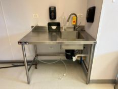 S/S Sink, Dimensions = 4' x 30