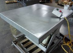 Apache S/S 4,000 lb. Pallet Lift Table, Model EZ4000, Platform Measures 40