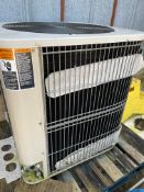 NEW; Comercial; Lennox Industries Inc. Air Conditioner; Model: HS23-653-4Y; Serial 5894H30387 (