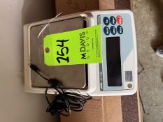 A&D DIGITAL PLATFORM SCALE, MODEL GF-1200