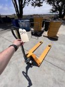 5,500 LB CAPACITY HYDRAULIC PALLET JACK