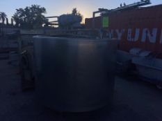 Aprox. 500 Gal. S/S Processor, with Top Mounted Agitation Motor, with Hinge Lids (LOCATED IN SAN