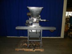 Qty (1) Geyer Inline Piston Filler - Twin Head Piston Filler - 32 oz Piston Capacity - Split lug