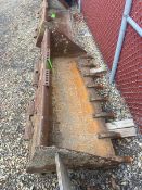 Skid Steer Bucket Attachment, with (8) Teeth, Bucket Internal Dims.: Aprox. 72” L x 30” W x 16” Deep