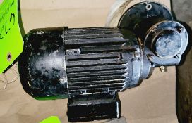 Qty (1) Gear Motor (No Tag) - DC Motor