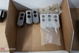 Box w/ (6) Chuck Jaws