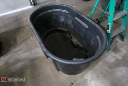 Rubbermaid 100-Gallon Liquid Tote