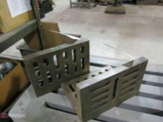 (2) Bron Angle Plates
