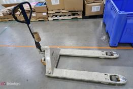 Crown pallet jack