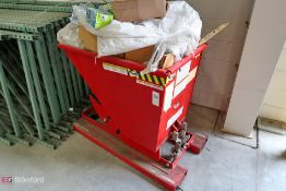 Vestil dump hopper