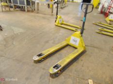 Hyster approx. 5000-lb cap. hydraulic pallet jack