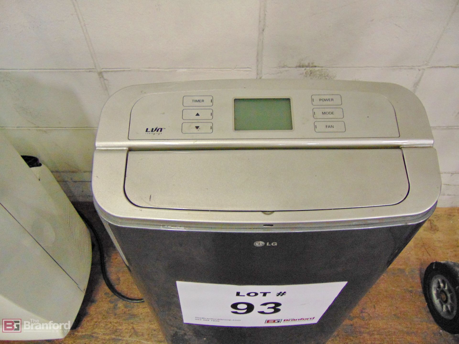 LG portable air conditioning unit - Image 2 of 2