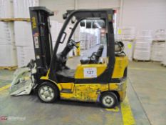 Yale model GLC05VXNURE088 5000-Lb cap. Roll clamp forklift