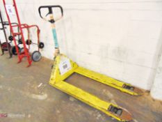 Hyster approx. 5000-lb cap. hydraulic pallet jack