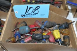 Lot-Short Stubby Phillips and Flat Blade Screwdrivers in (1) Box