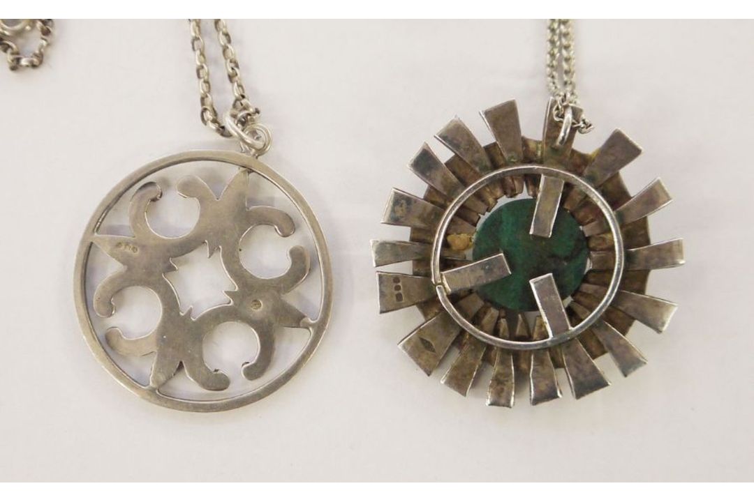 Scottish silver pendant, Edinburgh 1975, of circular form with pierced design, on belcher link chain - Image 3 of 3