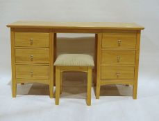 20th century light wood kneehole dressing table (136x44x77cm) and stool, together with a pair of