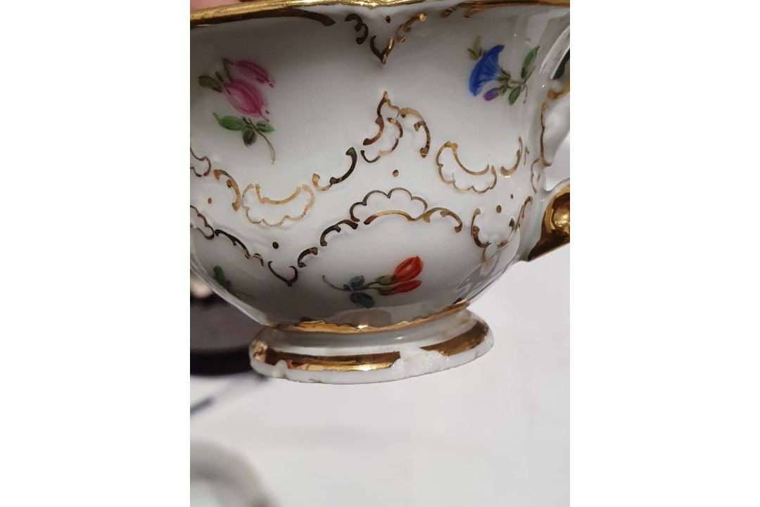 Set of eight Meissen coffee cups and saucers, each with scalloped everted rim, painted with pansy, - Image 11 of 19