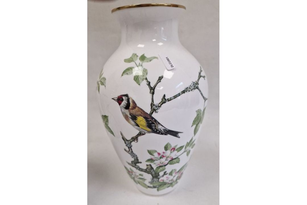 Three Franklin porcelain limited edition vases 'Meadowland Bird Vase', 'Woodland Bird Vase' and ' - Image 3 of 14