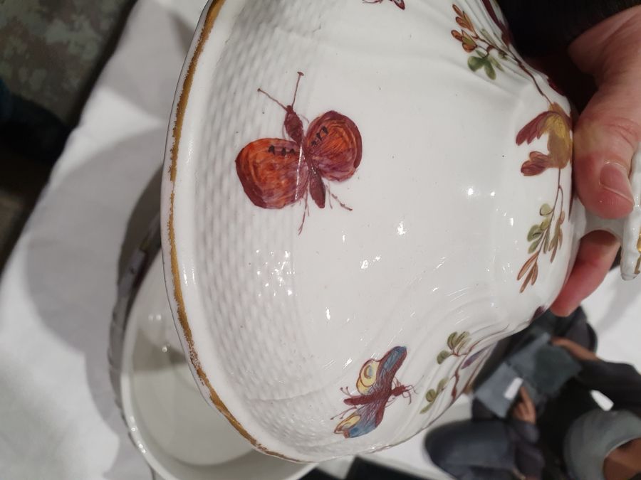 19th century continental tureen, oval with fluted gilt finial, the ogee cover with osier border, the - Image 8 of 18