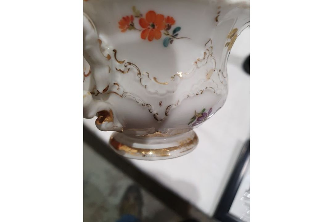Set of eight Meissen coffee cups and saucers, each with scalloped everted rim, painted with pansy, - Image 6 of 19