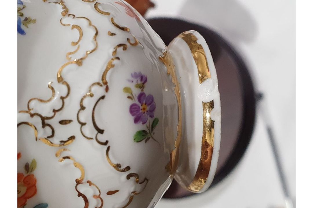 Set of eight Meissen coffee cups and saucers, each with scalloped everted rim, painted with pansy, - Image 12 of 19