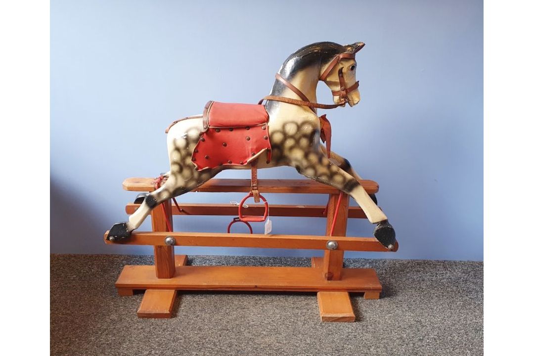 1950's rocking horseCondition ReportHeight approx. 85 cm Length approx. 91 cm
