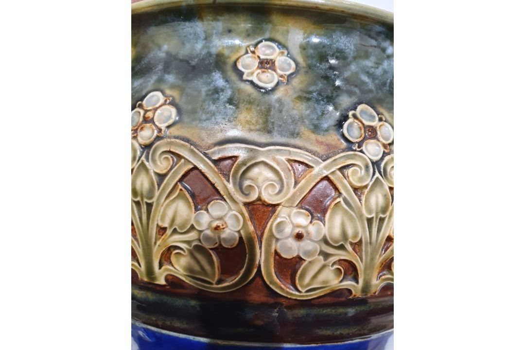 Royal Doulton stoneware jardiniere, shouldered and slightly tapering body, foliate branch - Image 4 of 10