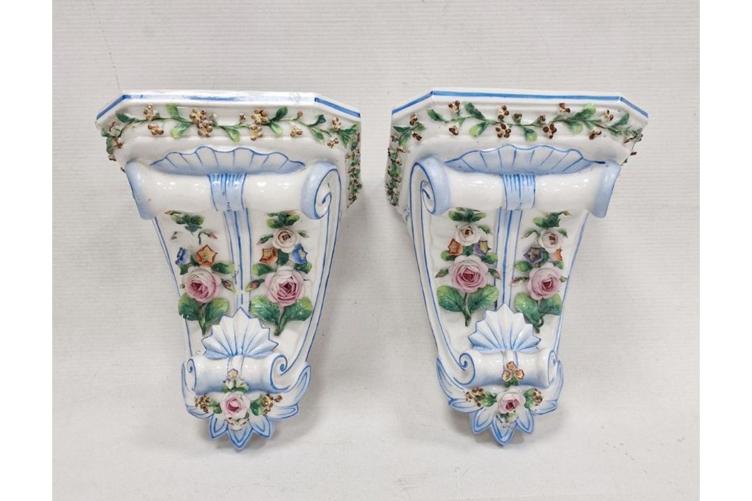 Pair 19th century continental porcelain wall brackets, each with foliate scroll base, relief - Image 1 of 3