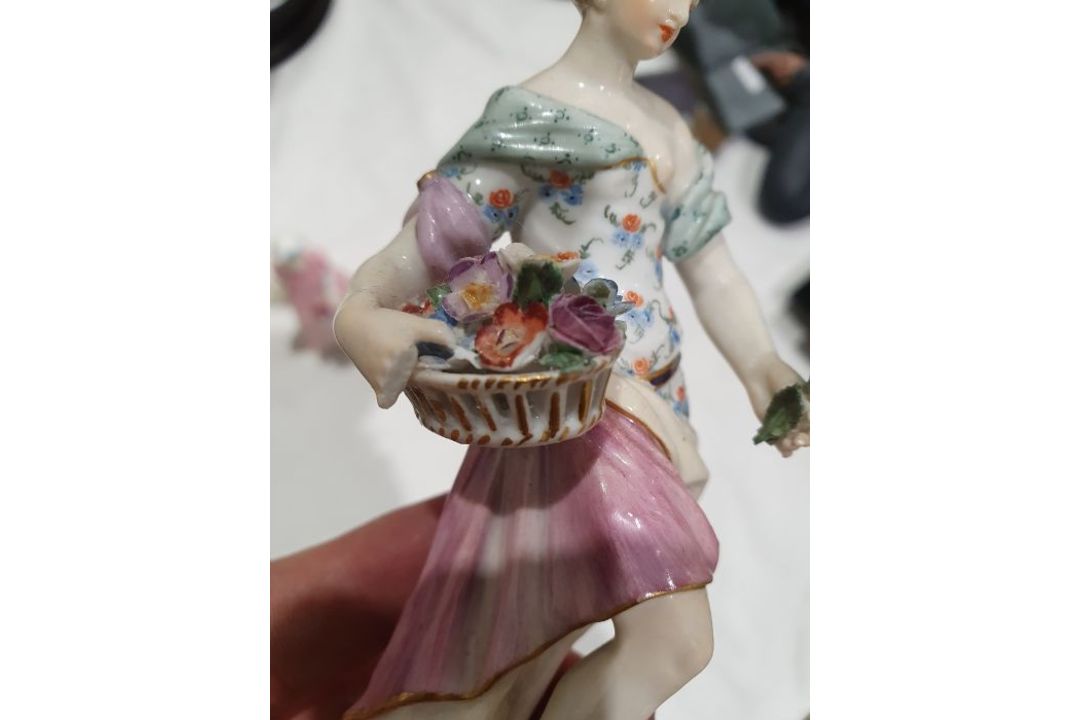19th century Meissen porcelain figure of classical maiden with basket of flowers, 13cm high and - Image 12 of 14