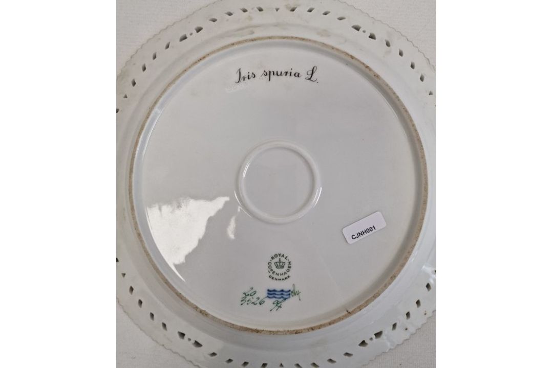 Royal Copenhagen 'Flora Danika' plate 'Iris Spuria L', no.3526 with pierced gilt serrated border, - Image 2 of 8